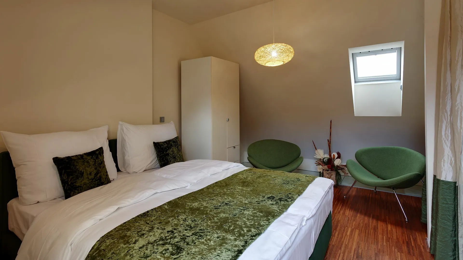 Empirent River Apartments Prag 0*,